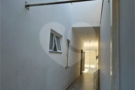 Sobrado à venda com 3 quartos, sendo 1 suíte,  em Residencial Colinas, Mogi das Cruzes, SP