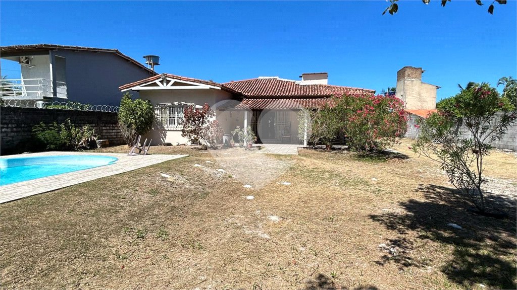 Casa à venda com 3 quartos, sendo 1 suíte, no Centro, Santa Cruz Cabrália, BA
