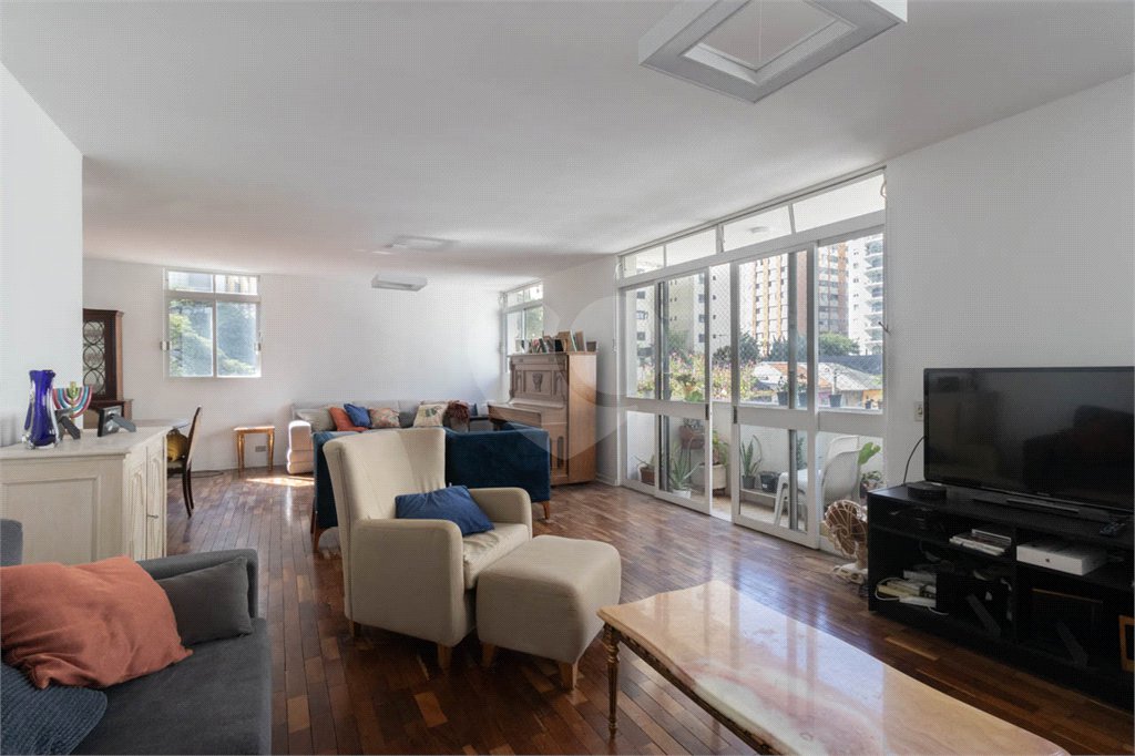 Apartamento à venda com 4 quartos, sendo 1 suíte, em Jardim Paulista, São Paulo, SP