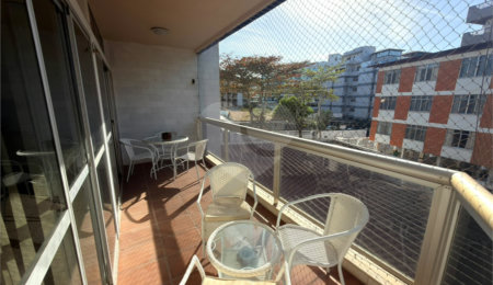 Apartamento à venda com 3 quartos, sendo 1 suíte,  em Vila Nova, Cabo Frio, RJ