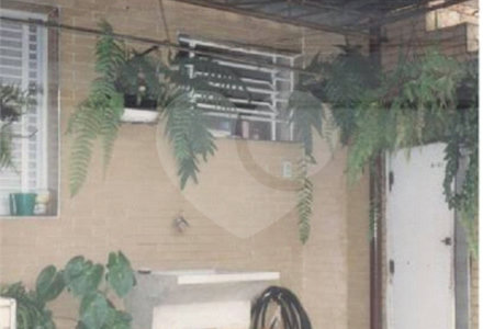 Sobrado à venda com 3 quartos, sendo 1 suíte,  em Chora Menino, São Paulo, SP