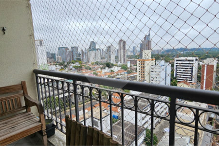 Apartamento à venda com 3 quartos, sendo 2 suítes, em Pinheiros, São Paulo, SP