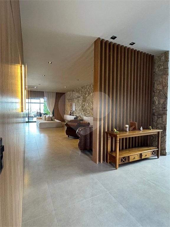 Casa à venda com 4 suítes no condomínio Fazenda Palmeiras Imperiais, Salto - SP