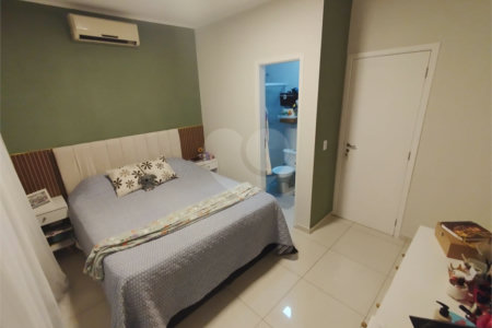 Casa à venda com 2 quartos, sendo 1 suíte, no condomínio Residencial Viva Vida, Cotia - SP