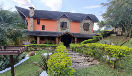 Casa à venda com 4 quartos, sendo 2 suítes, no condomínio Aruã Eco Park, Mogi das Cruzes - SP