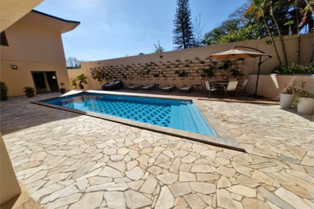 Casa à venda com 4 suítes no condomínio Villa Viana II, Cotia - SP