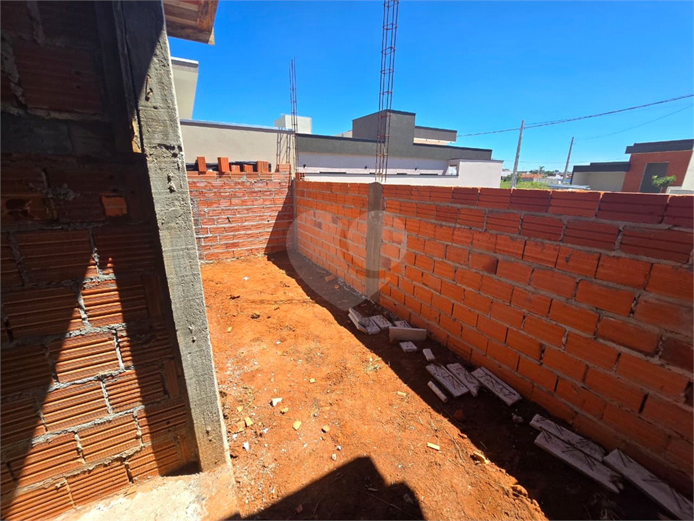 Casa à venda com 3 quartos, sendo 1 suíte, no condomínio Residencial Tivolli, Itapetininga - SP