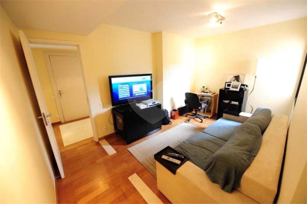 Apartamento à venda ou para alugar com 3 quartos, sendo 2 suítes, em Jardim Morumbi, São Paulo, SP