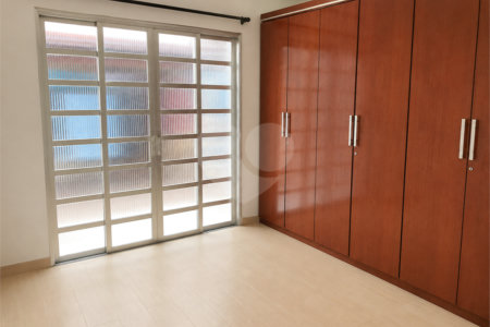 Casa à venda com 4 quartos, sendo 2 suítes,  em Jardim Bela Vista, Santo André, SP