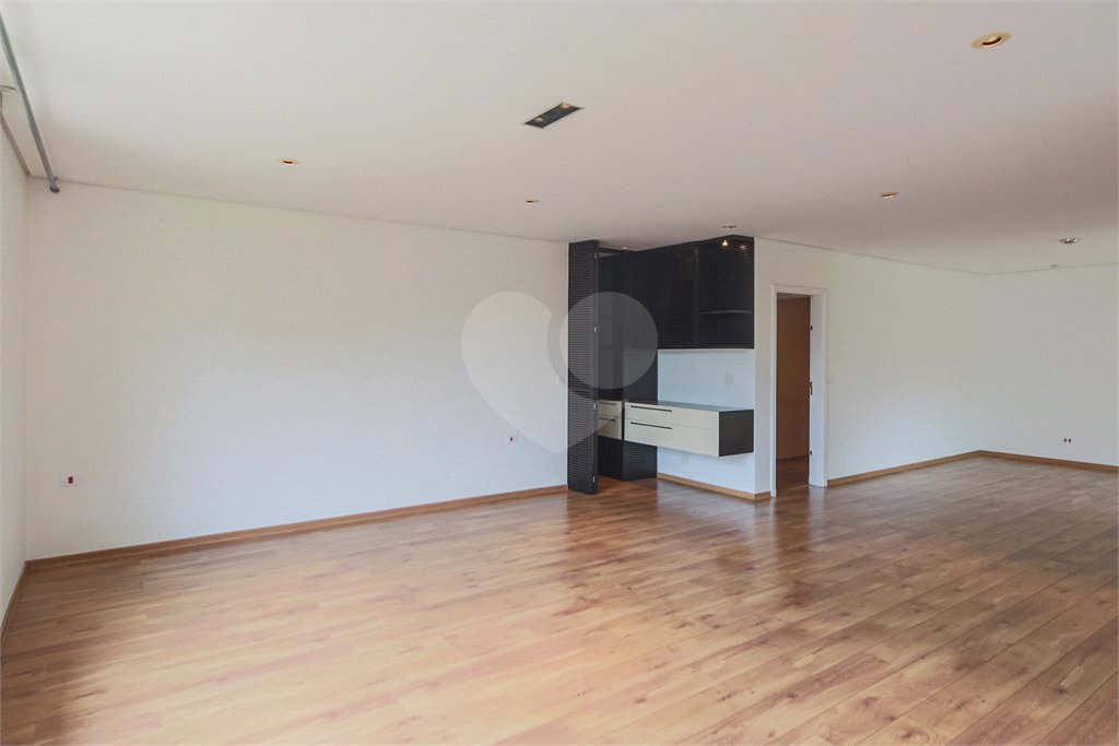 Casa em condomínio à venda com 4 quartos, sendo 2 suítes, em Alto da Boa Vista, São Paulo, SP