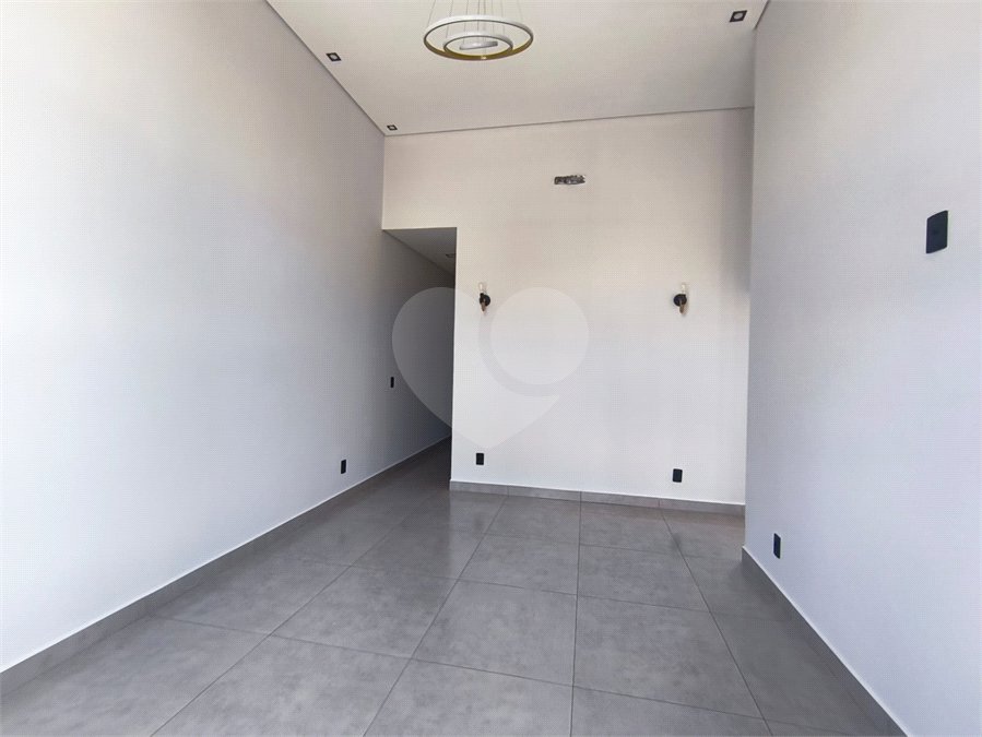 Casa à venda com 3 quartos, sendo 2 suítes, no condomínio Tivolli, Itapetininga - SP