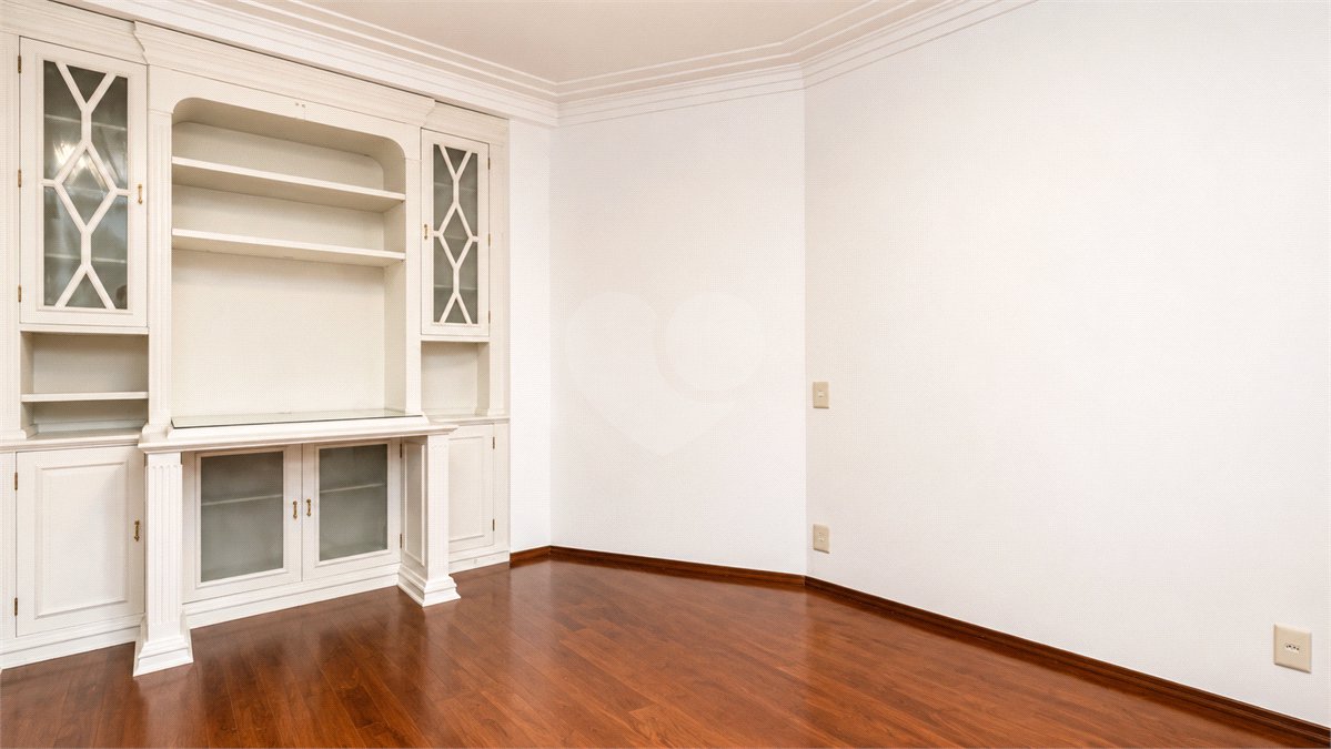 Apartamento à venda com 4 quartos, sendo 2 suítes,  em Brooklin Paulista, São Paulo, SP