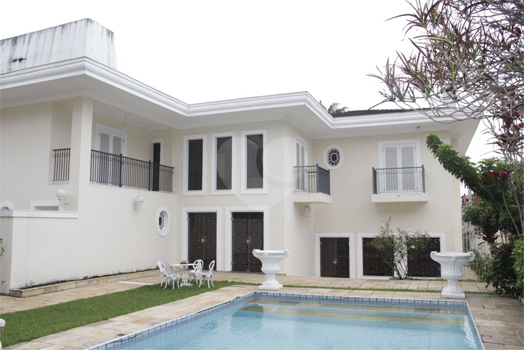 Casa à venda ou para alugar com 5 suítes em Jardim Leonor, São Paulo, SP