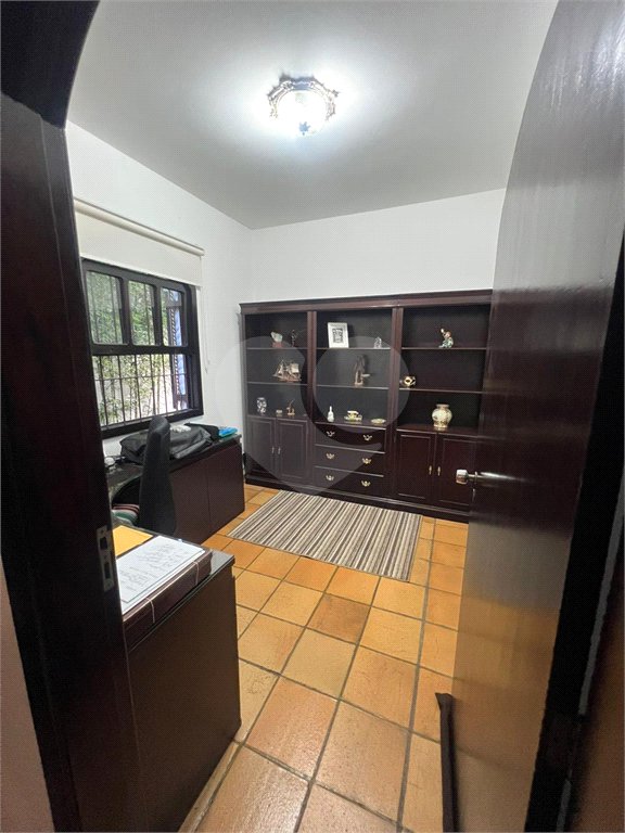 Casa à venda com 5 quartos, sendo 4 suítes, em Parque Maria Helena, São Paulo, SP