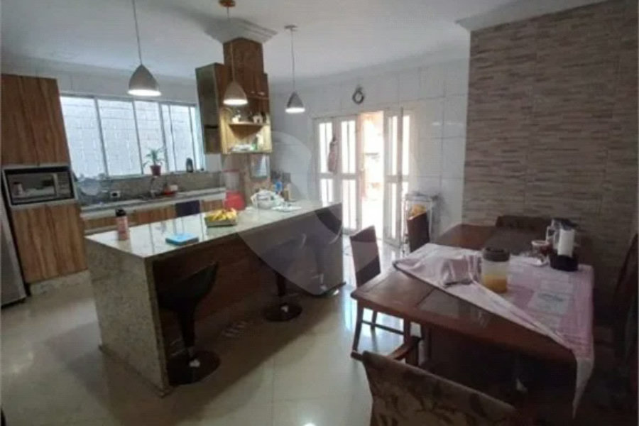 Sobrado à venda com 3 quartos, sendo 2 suítes, em Tremembé, São Paulo, SP