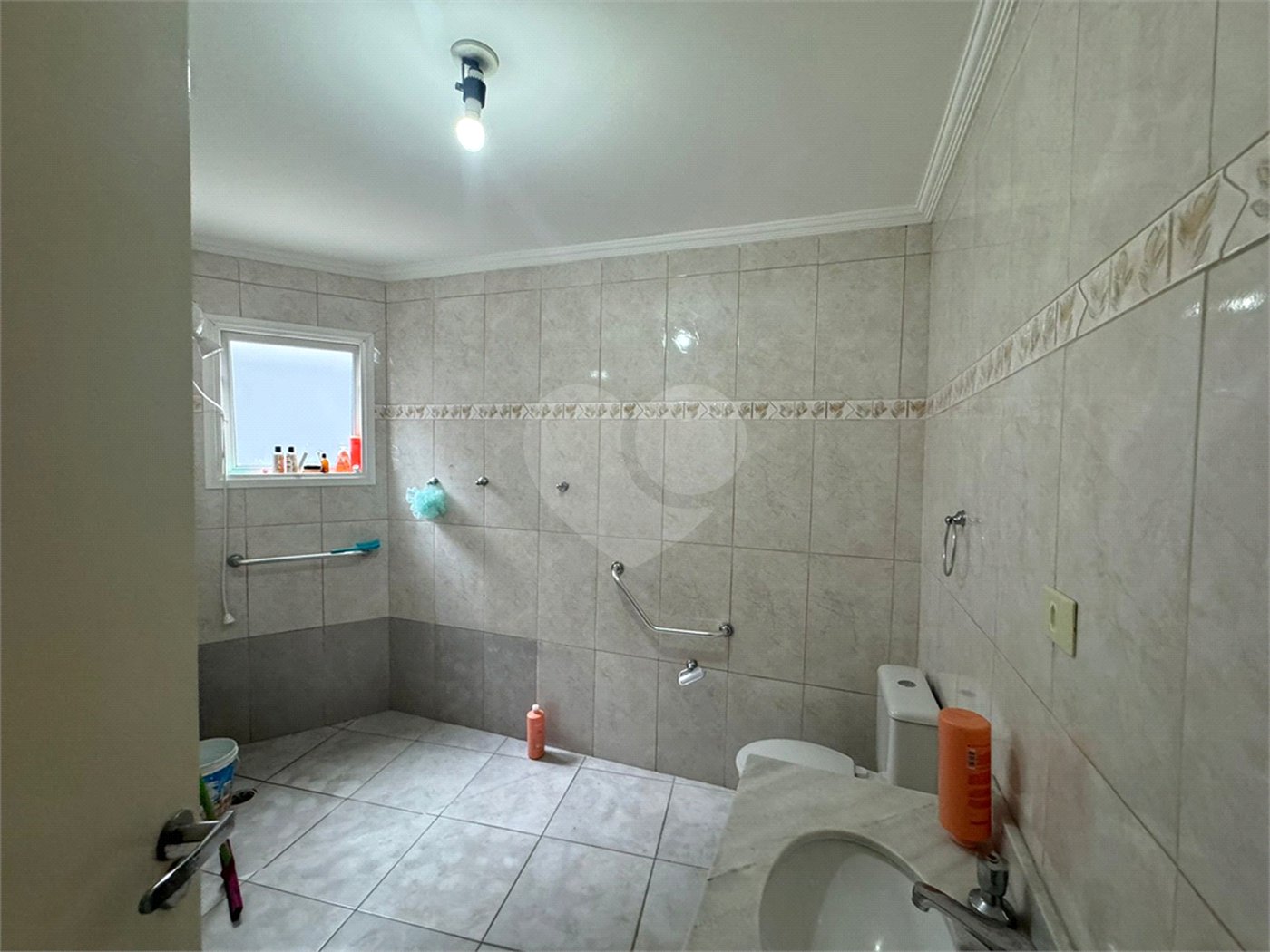 Casa à venda com 6 suítes no condomínio Arujá V, Arujá - SP
