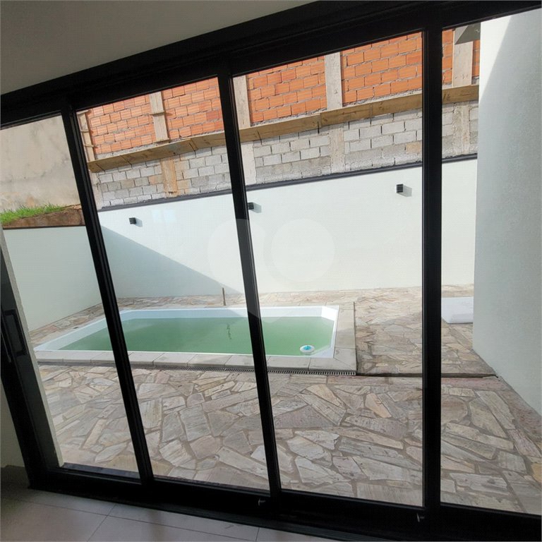 Casa à venda com 3 quartos, sendo 1 suíte, no condomínio Residencial Lagos D Icarai, Salto - SP