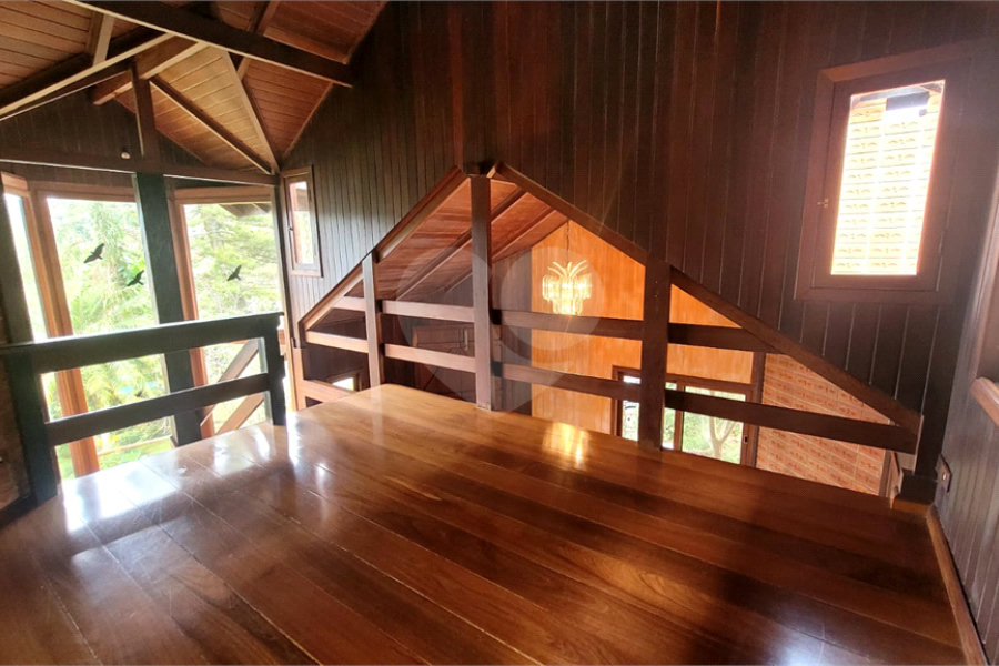 Casa à venda ou para alugar com 3 quartos, sendo 1 suíte, no condomínio Associação Reserva das Hortênsias, Mairiporã - SP