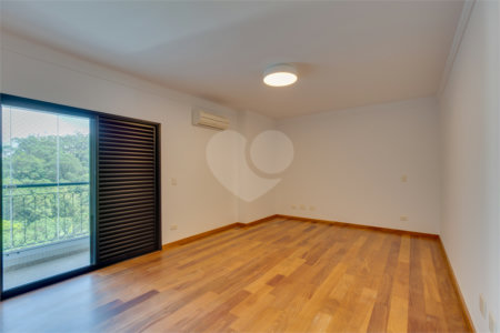 Apartamento à venda com 4 suítes em Jardim Marajoara, São Paulo, SP