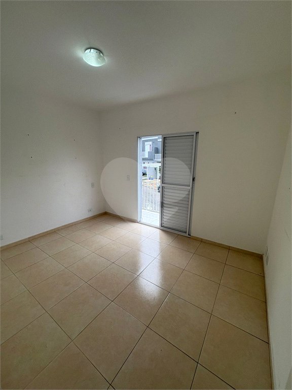 Casa à venda com 2 quartos no condomínio Carvalho Lagares, Poá - SP