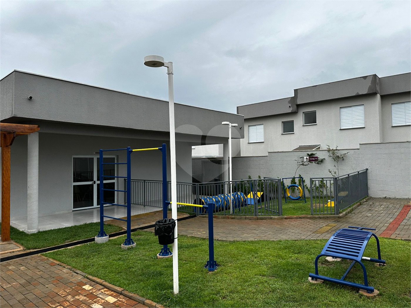 Casa à venda com 2 quartos no condomínio Vila das Paineiras, Suzano - SP