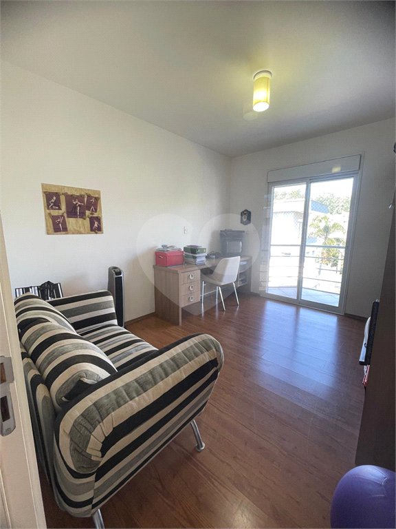 Casa à venda com 5 quartos, sendo 3 suítes, no condomínio Swiss Park, São Bernardo do Campo - SP