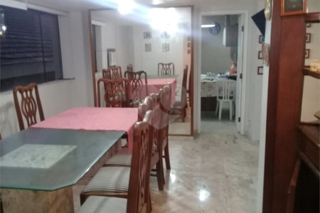 Triplex à venda ou para alugar com 4 suítes em Enseada, Guarujá, SP