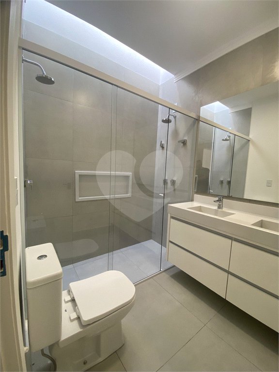 Casa à venda com 3 quartos, sendo 1 suíte, no condomínio Reserva Central Parque, Salto - SP