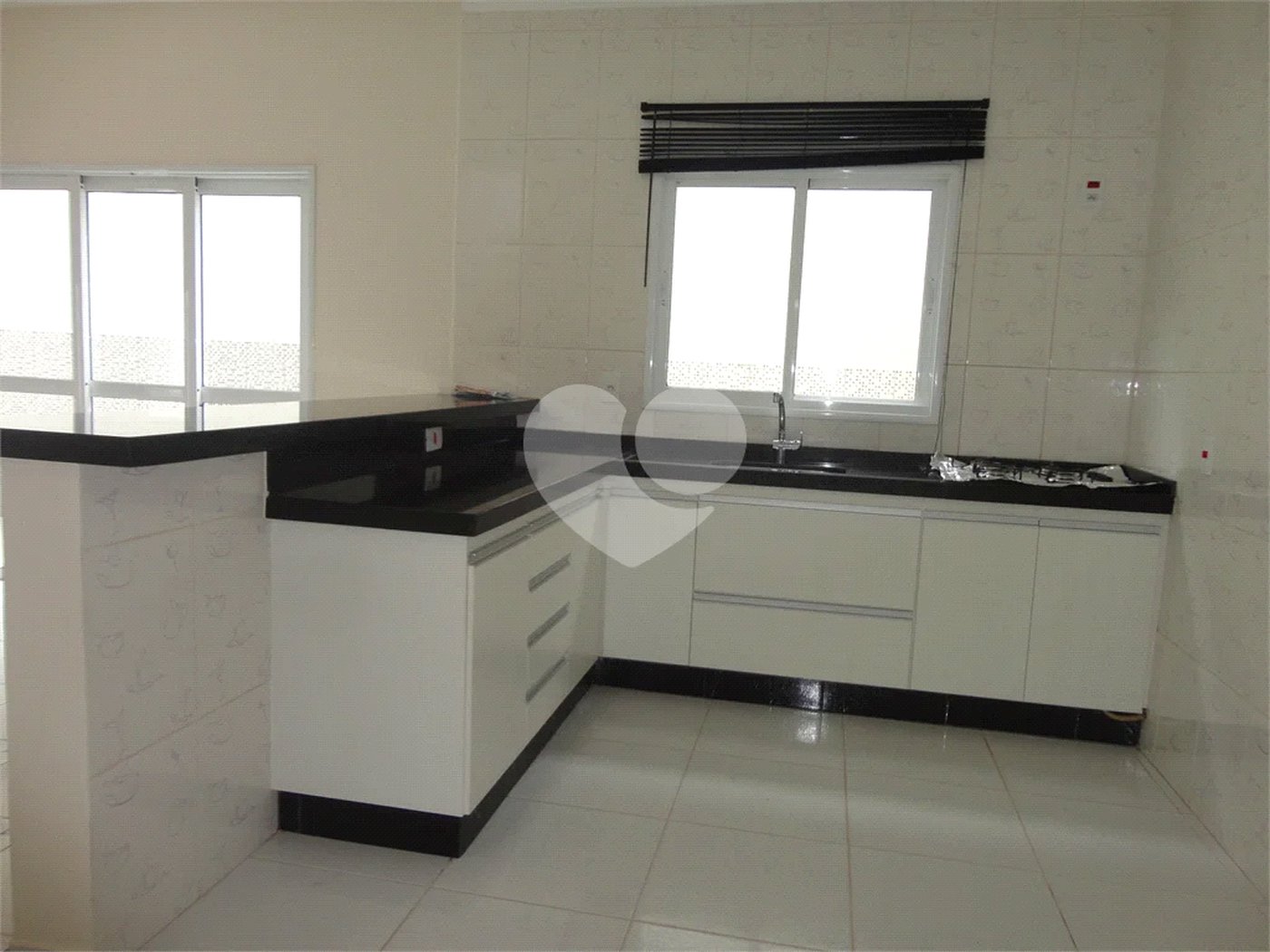 Casa de Vila à venda com 3 suítes em João Xxiii, Vinhedo, SP