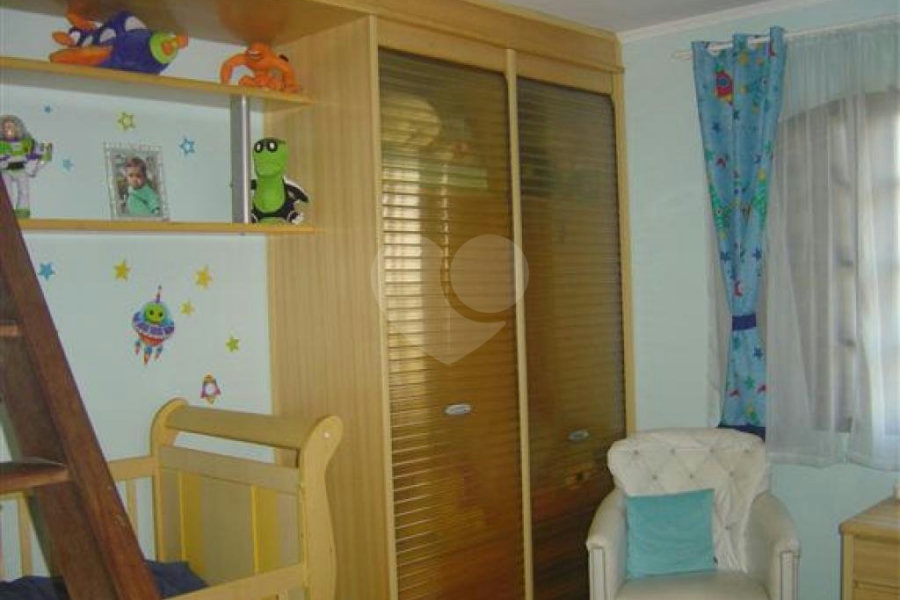 Sobrado à venda com 5 quartos, sendo 1 suíte, em Vila Nova Cachoeirinha, São Paulo, SP