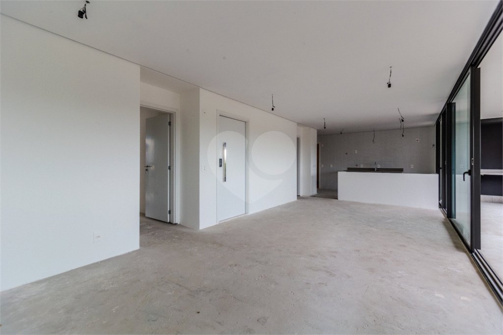 Apartamento à venda com 3 suítes em Vila Nova Conceição, São Paulo, SP