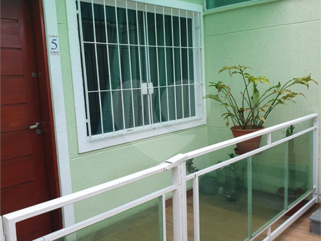 Casa à venda com 2 suítes no condomínio Residencial Maracujás, São Paulo - SP
