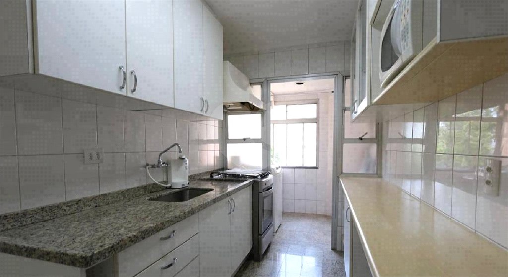 Apartamento à venda com 2 suítes em Vila Andrade, São Paulo, SP