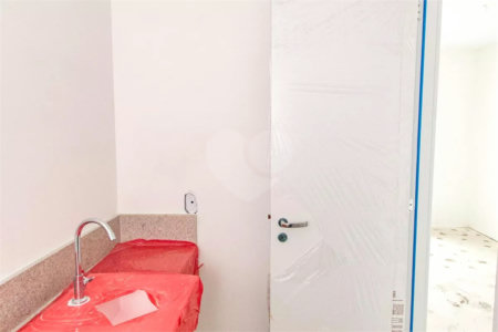 Apartamento à venda com 3 suítes em Vila Firmiano Pinto, São Paulo, SP