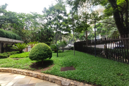 Apartamento à venda com 4 suítes em Moema, São Paulo, SP