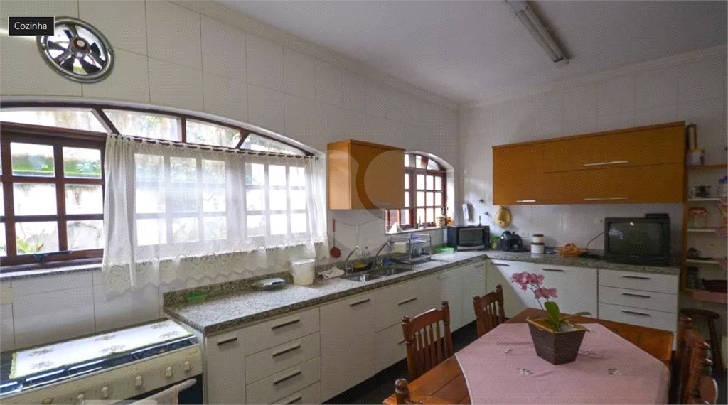 Casa à venda com 4 quartos, sendo 2 suítes, em Vila Mariana, São Paulo, SP