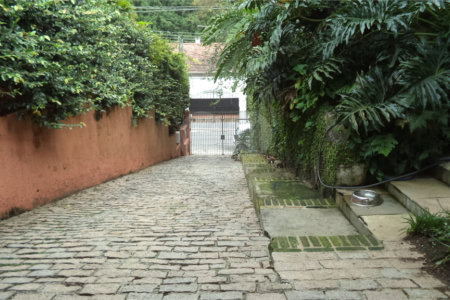 Sobrado à venda com 6 quartos, sendo 2 suítes,  em Chácara Monte Alegre, São Paulo, SP