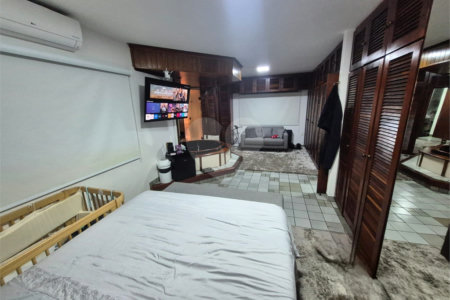 Casa à venda com 4 quartos, sendo 3 suítes,  em Planalto Paulista, São Paulo, SP