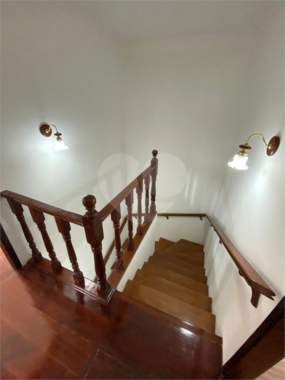 Sobrado à venda com 4 quartos, sendo 1 suíte, em Jardim Medina, Poá, SP