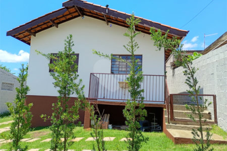 Casa Térrea à venda com 3 quartos em Guaxinduva, Atibaia, SP