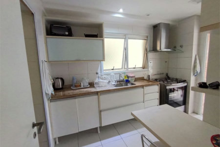 Apartamento Residencial à venda, Gonzaga, Santos - AP0695.