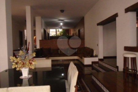 Sobrado à venda com 4 suítes em Jardim São Bento, São Paulo, SP