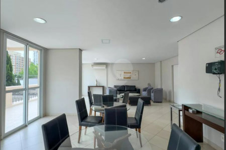 Apartamento à Venda no Campo Belo – Rua Demóstenes, 606