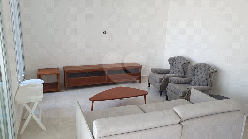 Casa à venda com 3 quartos, sendo 1 suíte, no condomínio Figueira Garden, Atibaia - SP