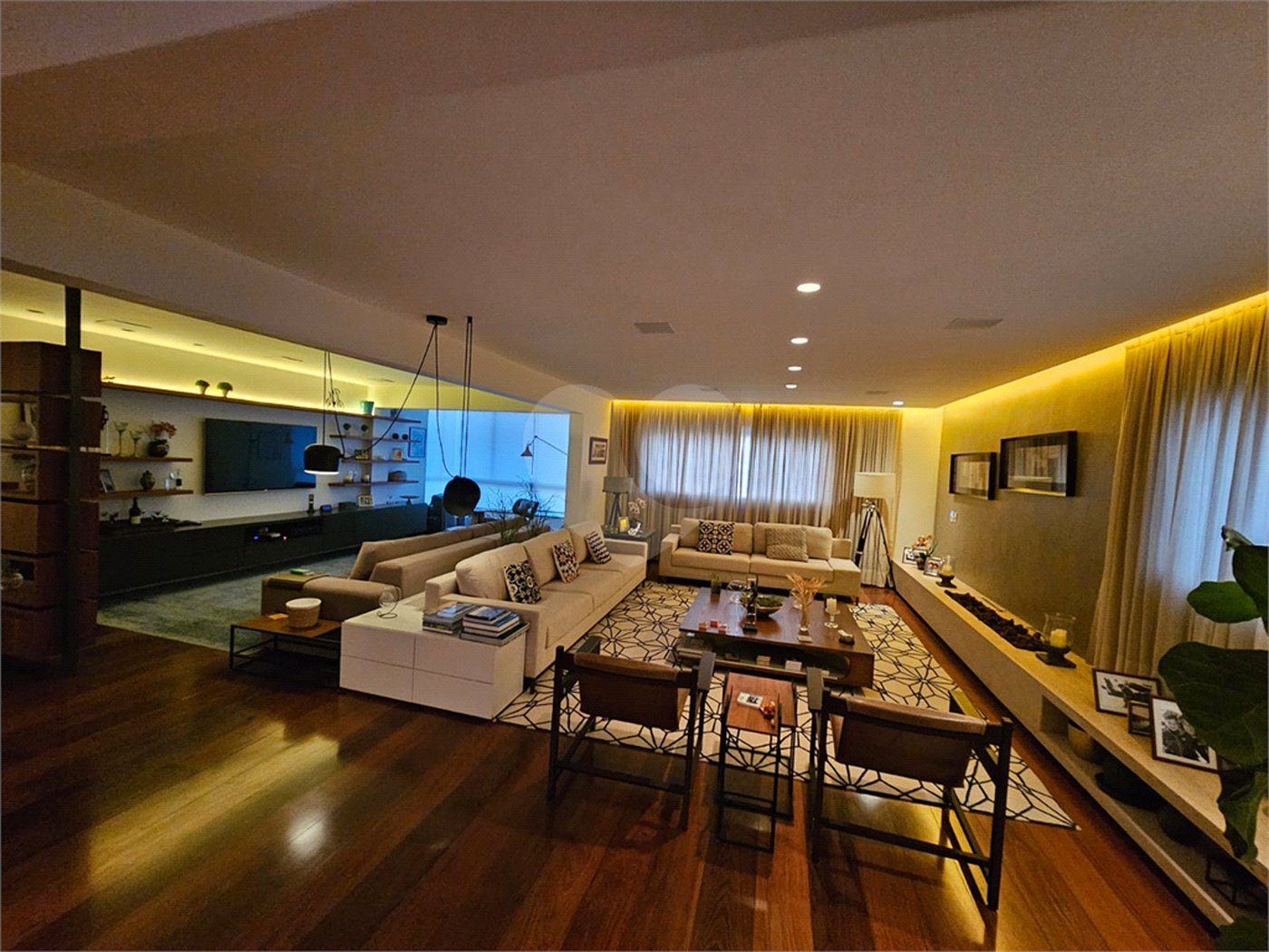 Apartamento à venda com 3 suítes em Indianópolis, São Paulo, SP