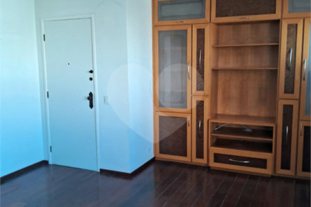 Apartamento à venda com 3 quartos, sendo 1 suíte, em Vila Mariana, São Paulo, SP