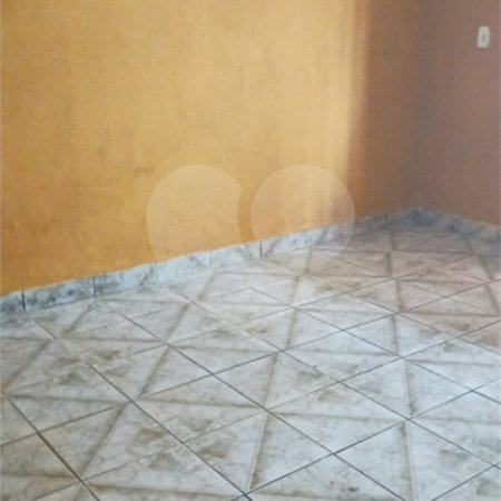 Casa Térrea 2 Dormitórios com 1 Vaga de Garagem Próxima à Estação São Lucas – Excelente Oportunidade para Morar ou Investir.