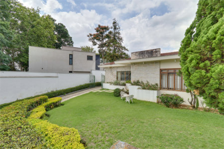 Casa Térrea à venda com 4 quartos, sendo 2 suítes, em Alto da Boa Vista, São Paulo, SP