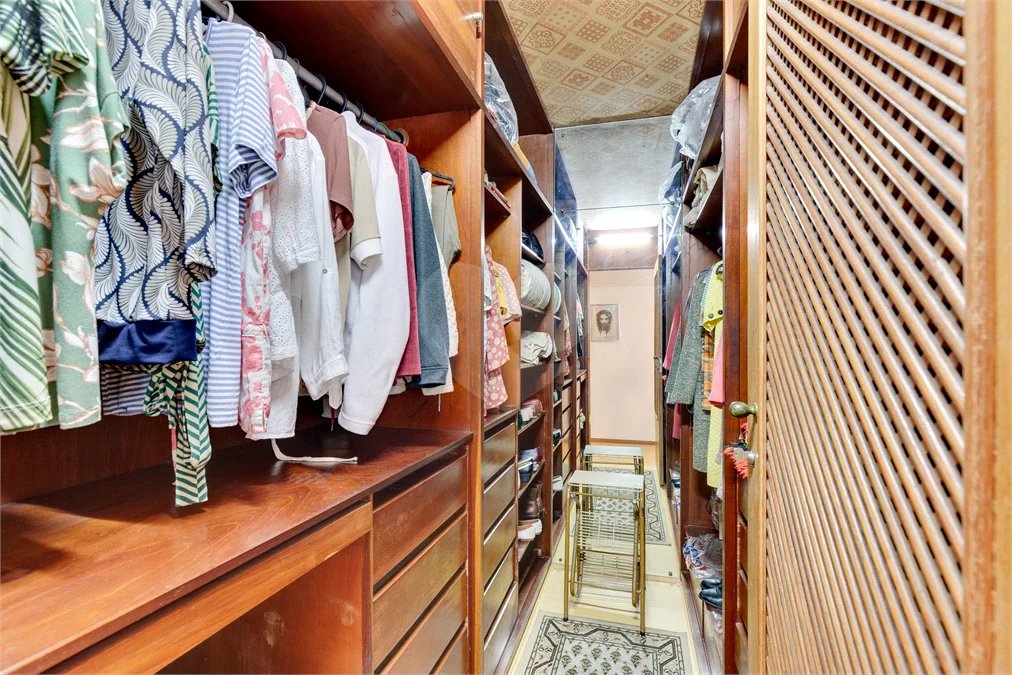 Apartamento à venda com 4 quartos, sendo 1 suíte, em Jardim Marajoara, São Paulo, SP