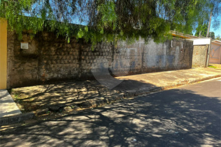 Terreno com 586,00 m² á Venda.